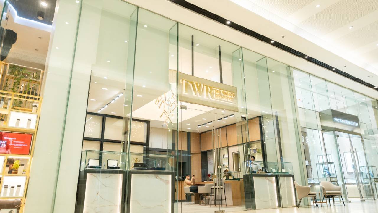 Show Now @ The Watch Reserve Molito